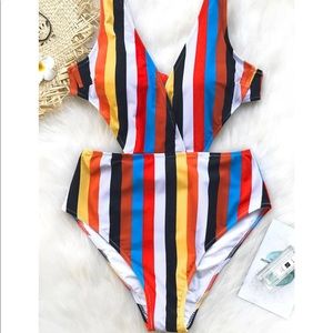 One piece swim suit